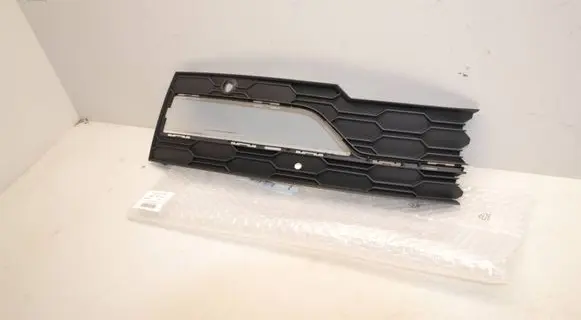 Skoda Octavia Mk4 Front bumper lower grill 5E3807070E 10287