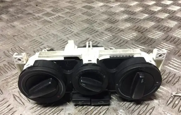 Volkswagen Golf IV Climate control unit 1j0820045f