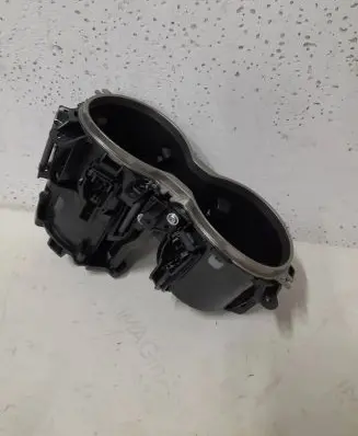 Cup holder front
