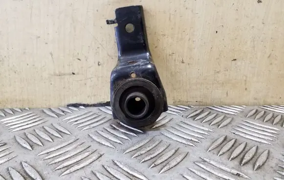 Toyota RAV 4 (XA30) Radiator mount bracket