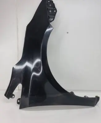 Toyota Avensis T270 Fender