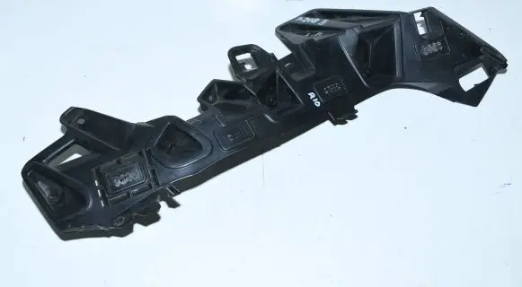 Peugeot 208 Front bumper mounting bracket 9824999580