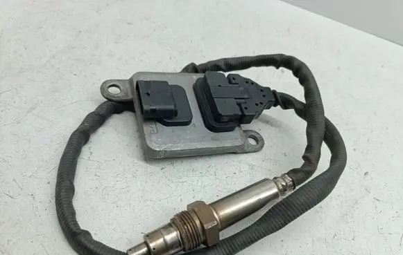 Mercedes-Benz C W205 Lambda probe sensor A0009050108 0009050108