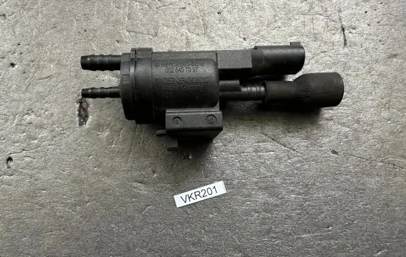 Mercedes-Benz C W205 Vacuum valve A0025407097