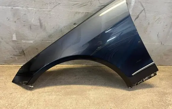 Mercedes-Benz E C207 W207 Fender
