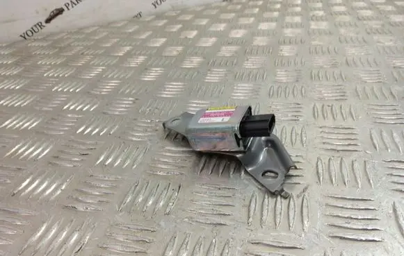 Lexus RX 330 - 350 - 400H Airbag deployment crash/impact sensor