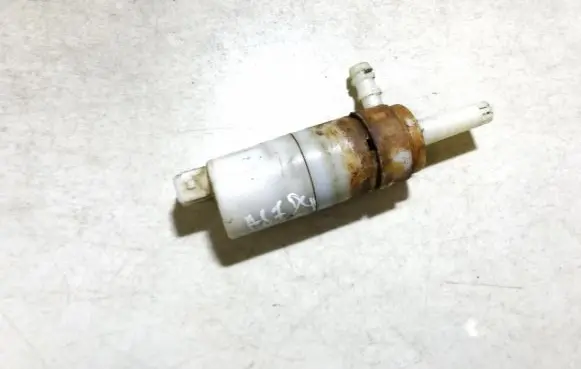 KIA Sorento Headlight washer pump 
