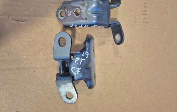 Rear door hinge set