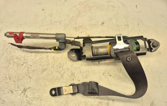 Volvo S60 Front seatbelt 570650465G
