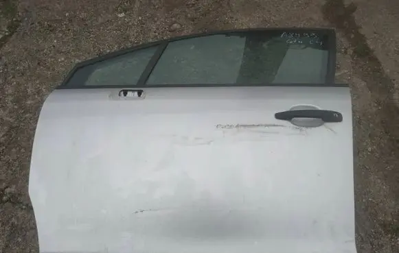 Citroen C4 I Front door pilkos