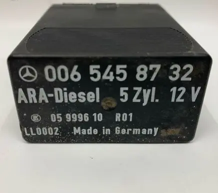 Mercedes-Benz E W124 Fuel pump relay 0065458732 05999610 A0065458732