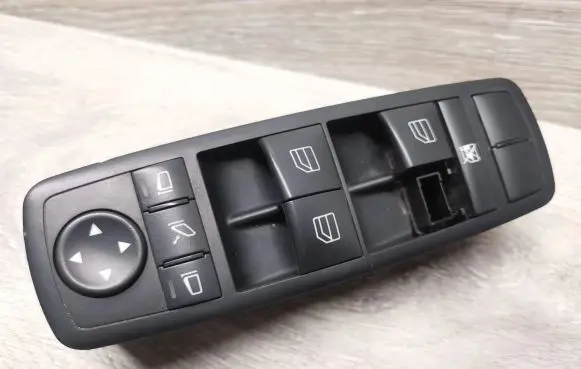 Mercedes-Benz R W251 Electric window control switch A2518300290 03728360