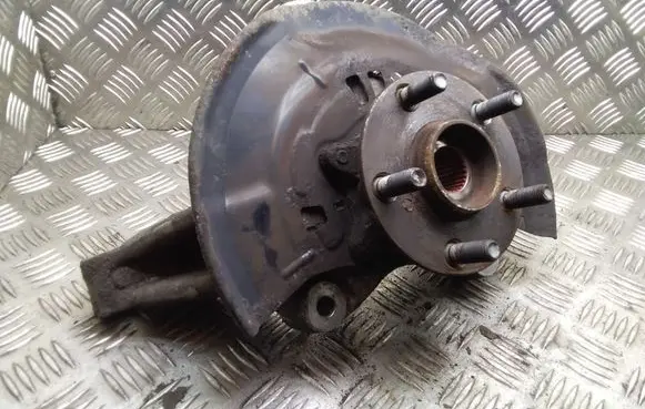 Toyota Prius (XW30) Front wheel hub