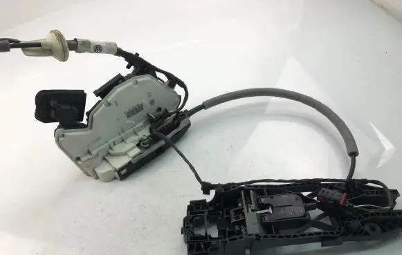 Volkswagen Golf VI Coupe door lock (next to the handle) 5K1837016D