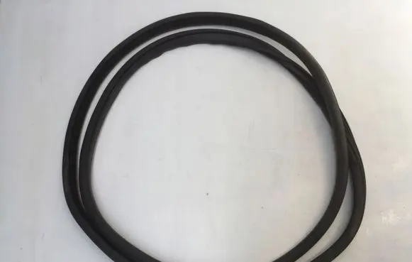 Suzuki SX4 S-Cross Rubber seal rear door 