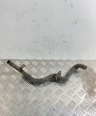 Volkswagen Touareg II Engine coolant pipe/hose 7P0121070AA 7P6121096