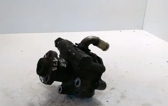 Volkswagen Golf IV Power steering pump 1J0422154A