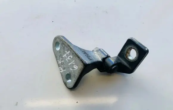 Peugeot RCZ Front door upper hinge
