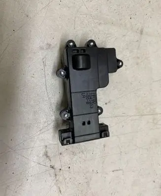Tesla Model X Door control unit/module 104535300b 1970D