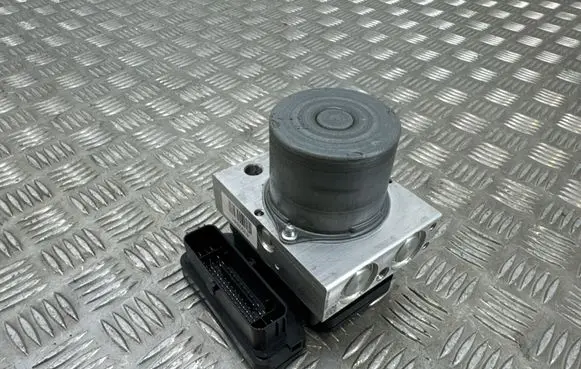 Volvo XC40 ABS Pump 31471723