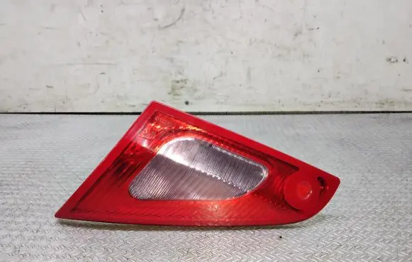 Mitsubishi Colt Tailgate rear/tail lights 8336A029