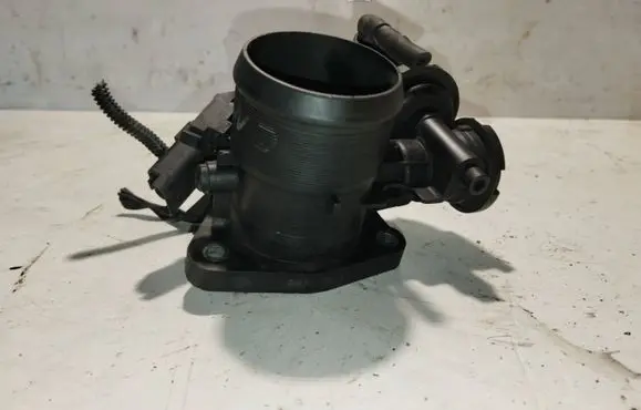 Ford Focus C-MAX Throttle valve Ak0016111