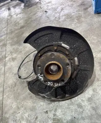 BMW X5 F15 Rear wheel hub 6770984