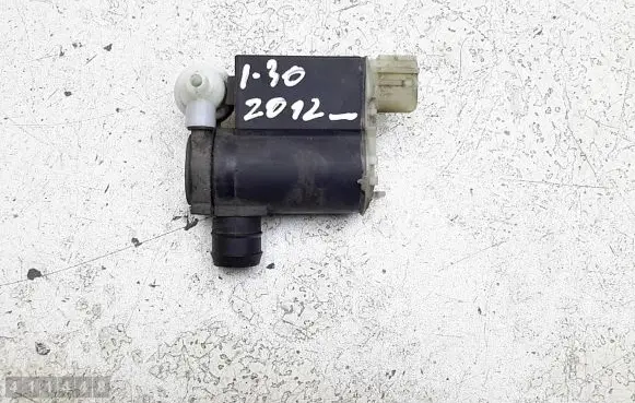 Hyundai i30 Windscreen/windshield washer pump 985102l100