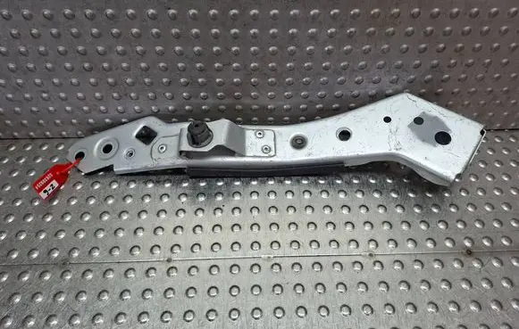 Renault Megane III Headlight/headlamp mounting bracket S26309254 6251306E
