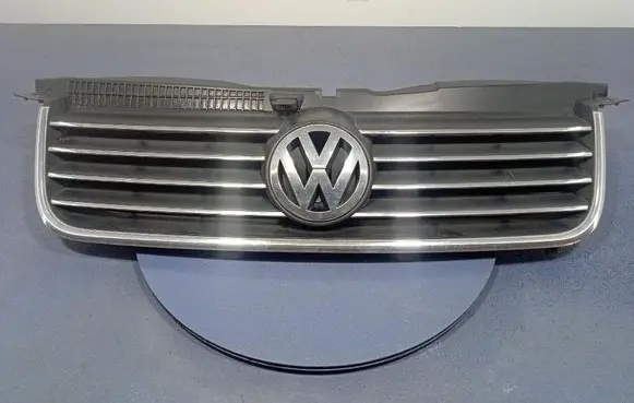 Volkswagen PASSAT B5.5 Front grill 3B0853651L