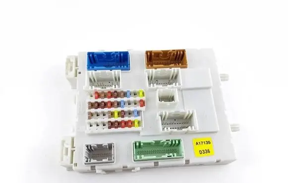 Volvo V40 Fuse module 31394963 8624150581 170614