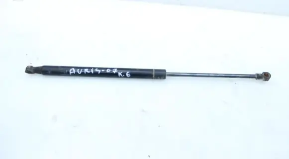 Toyota Auris 150 Tailgate strut F1455N