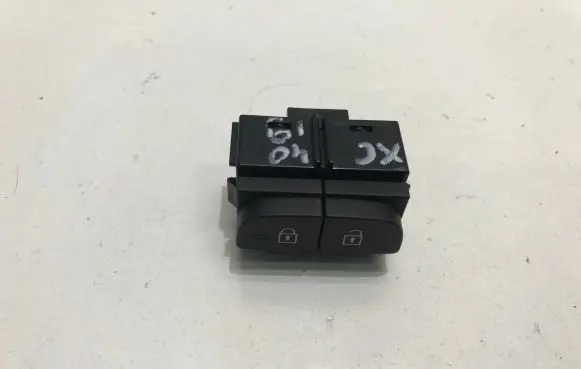Volvo XC40 Central locking switch button 31456156