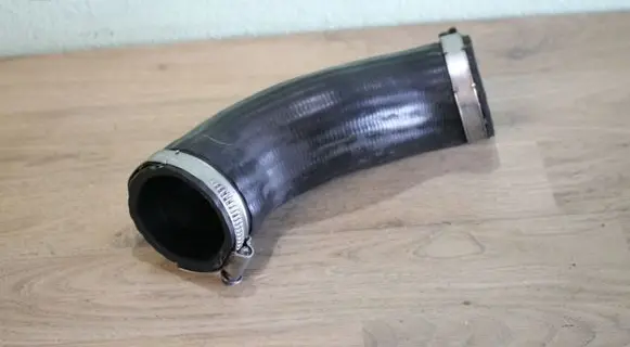 BMW 5 E39 Intercooler hose/pipe 2249669