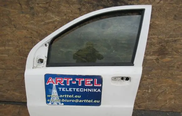 Fiat Panda II Front door