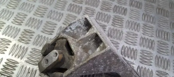 Ford Ka Engine mount bracket 97kb6038ad 97kb-6038-ad