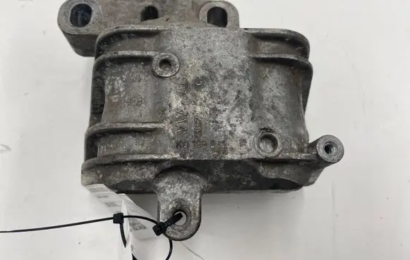 Audi A3 S3 8P Engine mount bracket 1K0199262