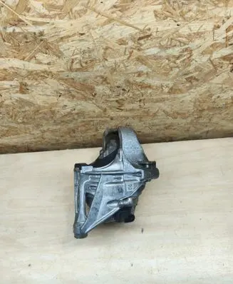 Porsche Cayenne (9Y0 9Y3) Engine mount bracket 4M0199255BP