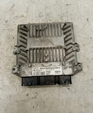 Ford Focus Engine control unit/module 5WS40334CT 8M5112A650CC