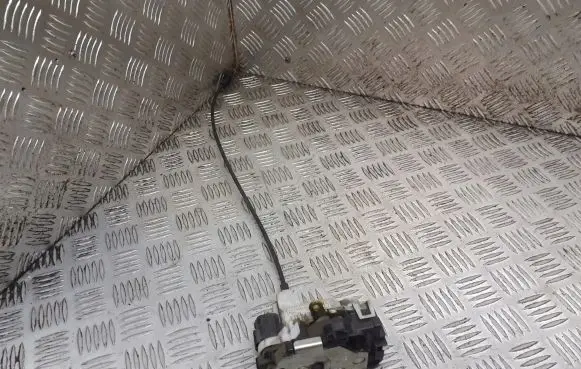 Fiat Panda II Front door lock 46842658