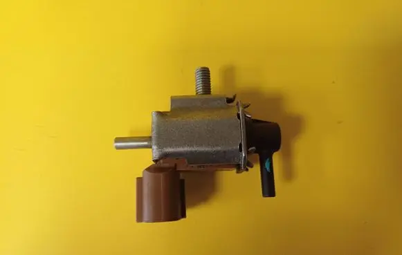 Mitsubishi Colt Turbo solenoid valve K5T48271