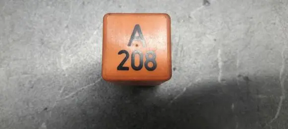 Volvo S70 V70 V70 XC Fuel pump relay 9148300