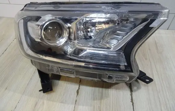 Ford Ranger Headlight/headlamp 151118