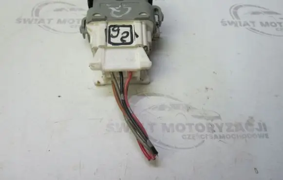 Nissan Qashqai Tailgate/trunk/boot open switch 