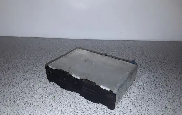 BMW 5 E34 Comfort/convenience module 61351379379 1379379
