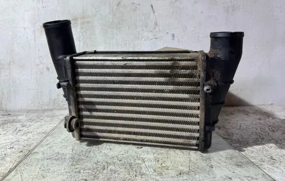 Volkswagen PASSAT B5 Intercooler radiator 3B0121467