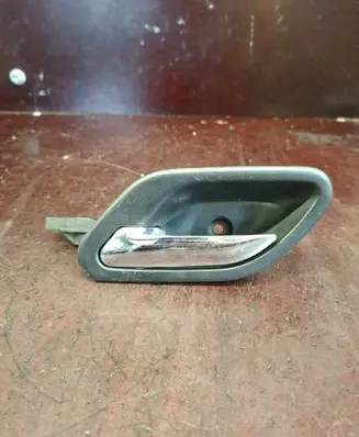 BMW 5 E39 Front door interior handle 8226049