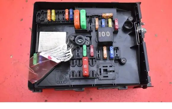 Skoda Yeti (5L) Fuse box set 1K0937125D