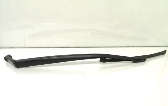 Toyota Auris 150 Front wiper blade arm