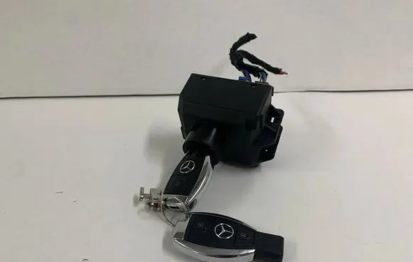 Mercedes-Benz B W246 W242 Ignition lock A2469055103 2469055103
